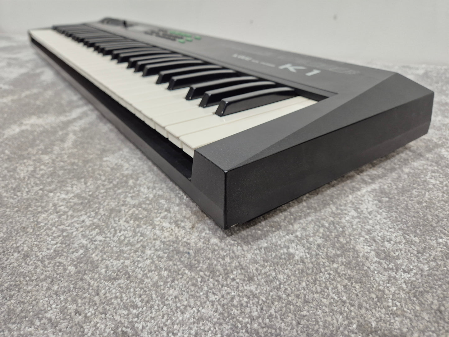Kawai K1 Digital Keyboard - 61 Keys, Advanced FM Synthesis - Excellent w/ Hard Case