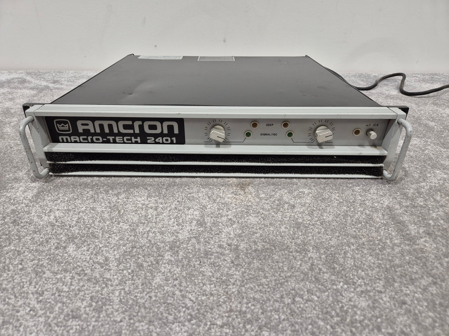 Amcron Macro-Tech 2401 - Dual-Channel Power Amplifier w/ Manual