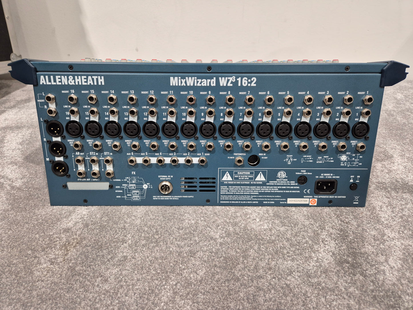 Allen & Heath Mix Wizard WZ3 16:2 - Professional Analog Mixer w/ Flight Case