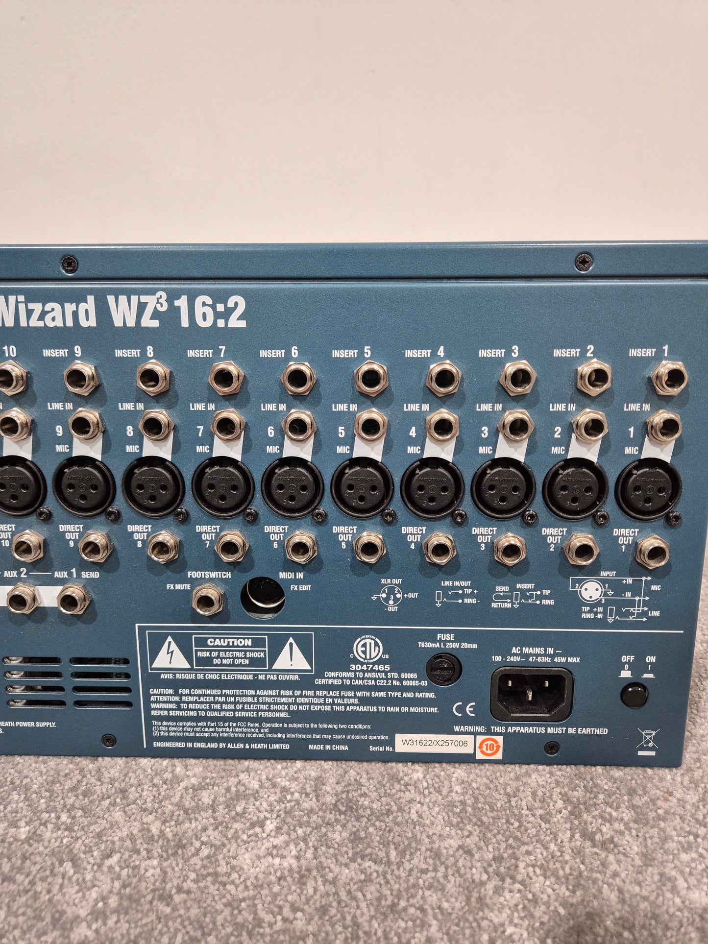 Allen & Heath Mix Wizard WZ3 16:2 - Professional Analog Mixer w/ Flight Case