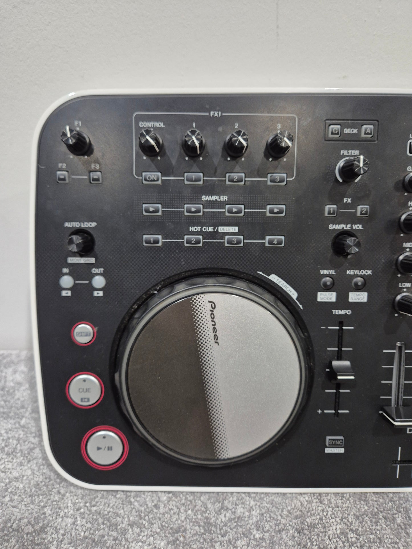 Pioneer DDJ-Ergo - Two-Channel DJ Controller w/ Hard Case