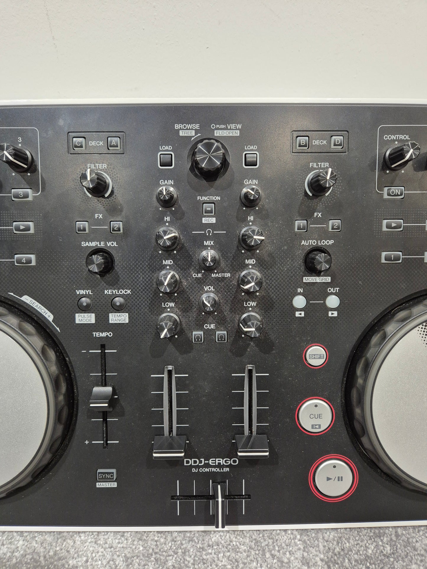Pioneer DDJ-Ergo - Two-Channel DJ Controller w/ Hard Case