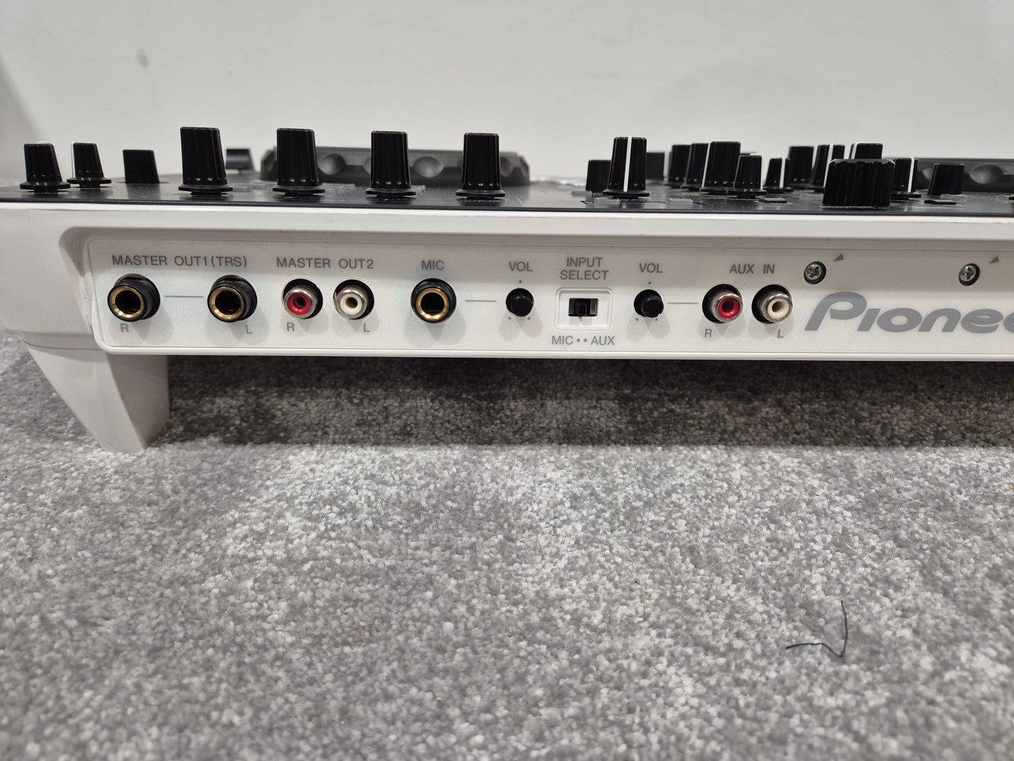 Pioneer DDJ-Ergo - Two-Channel DJ Controller w/ Hard Case