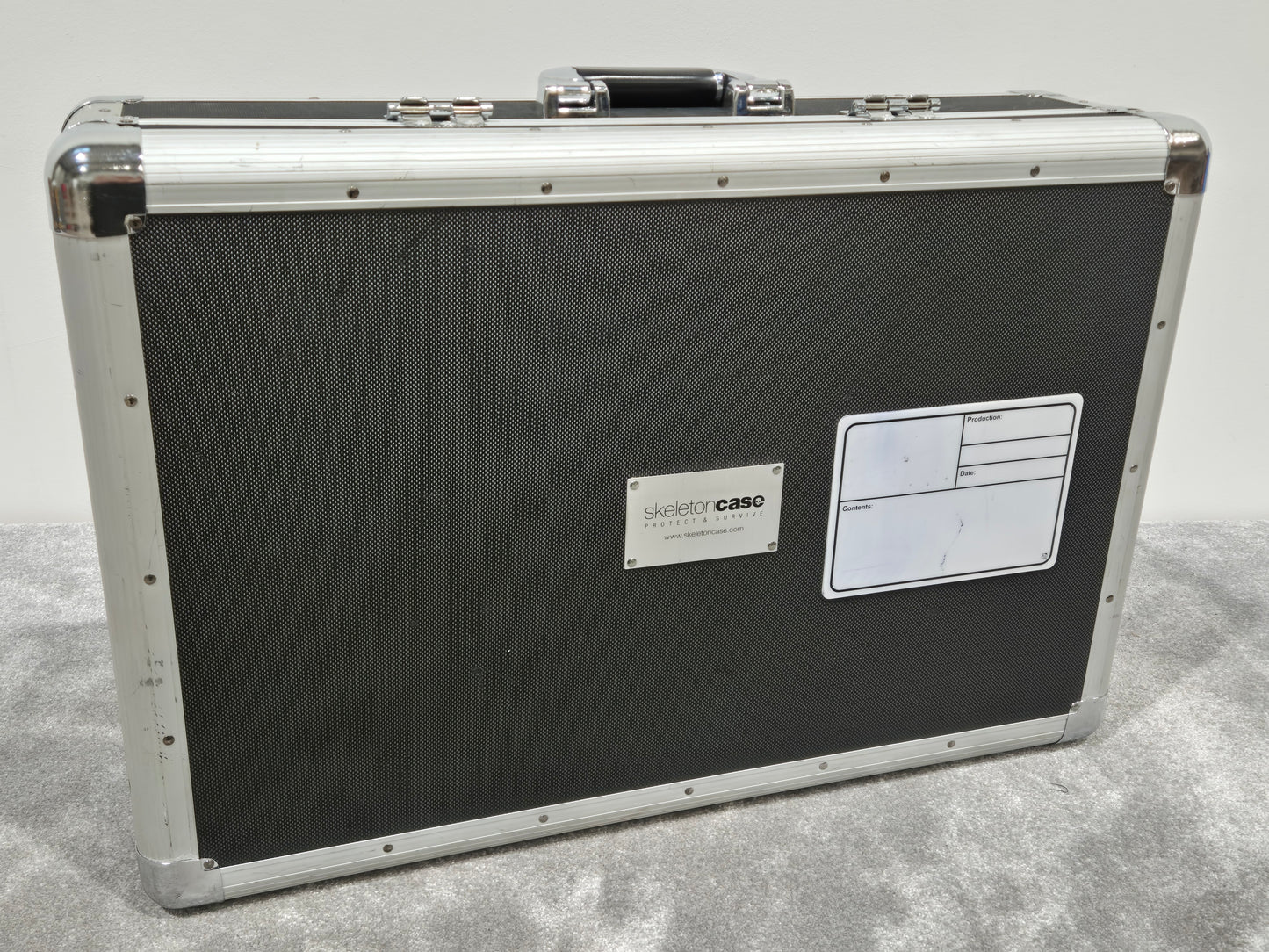 Pioneer DDJ-Ergo - Two-Channel DJ Controller w/ Hard Case