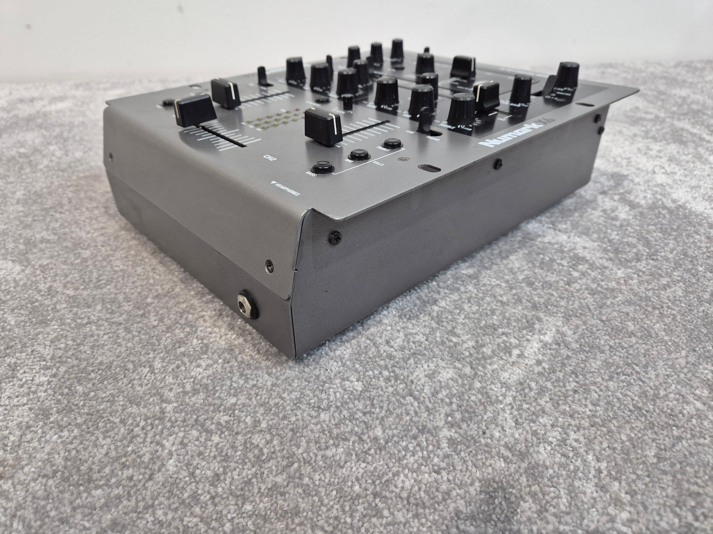 Numark X6 DJ Controller - 4-Channel, Touch-Sensitive Jog Wheels - Very Good w/ Power Supply