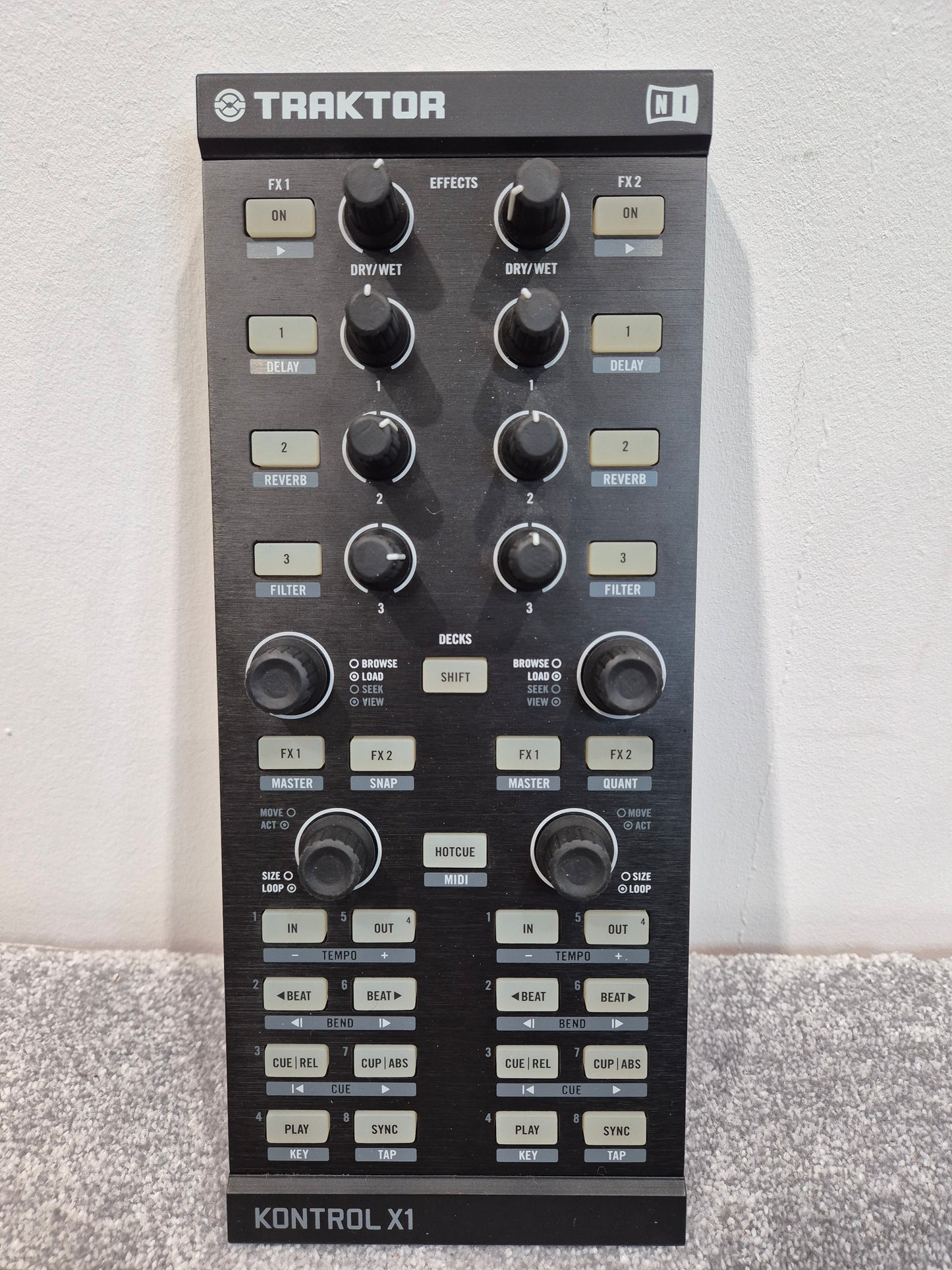 Native Instruments Traktor Kontrol X1 - USB DJ Controller w/ Soft Case