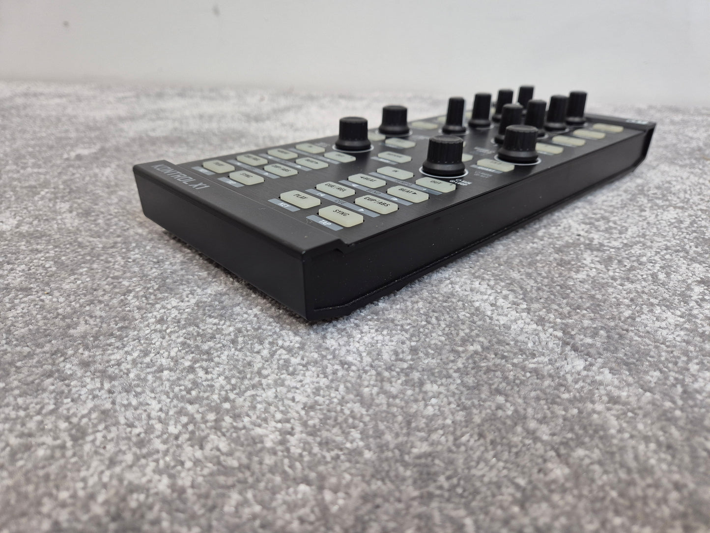 Native Instruments Traktor Kontrol X1 - USB DJ Controller w/ Soft Case
