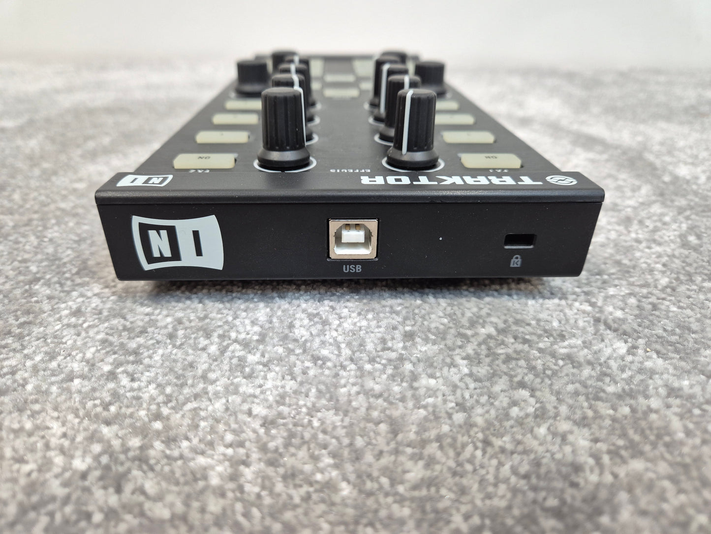 Native Instruments Traktor Kontrol X1 - USB DJ Controller w/ Soft Case