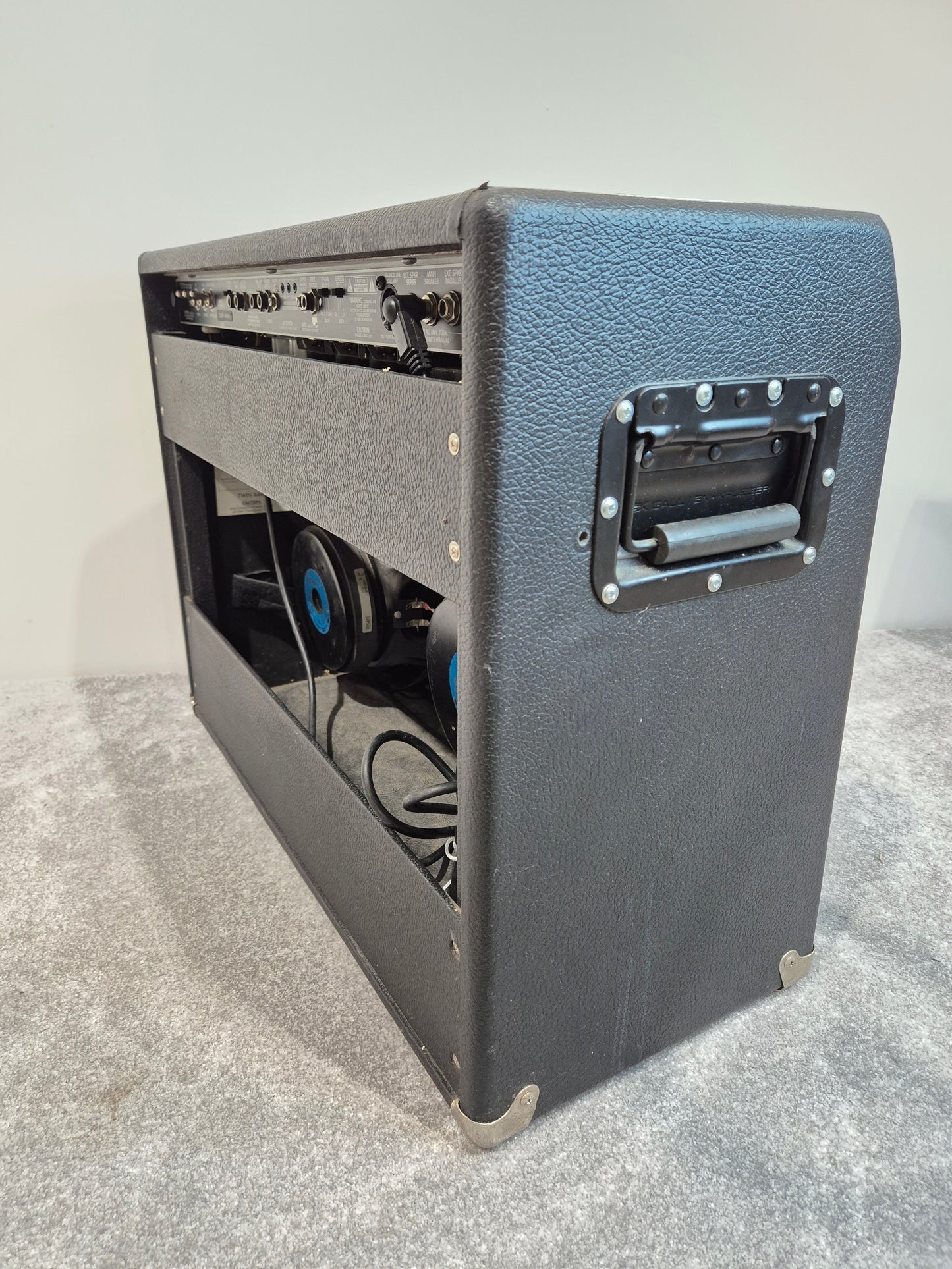 Fender Twin Amp - 100-watts Versatile Guitar Amplifier
