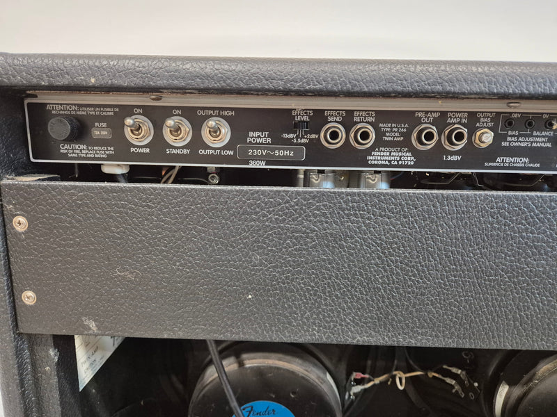 Fender Twin Amp - 100-watts Versatile Guitar Amplifier - image 9