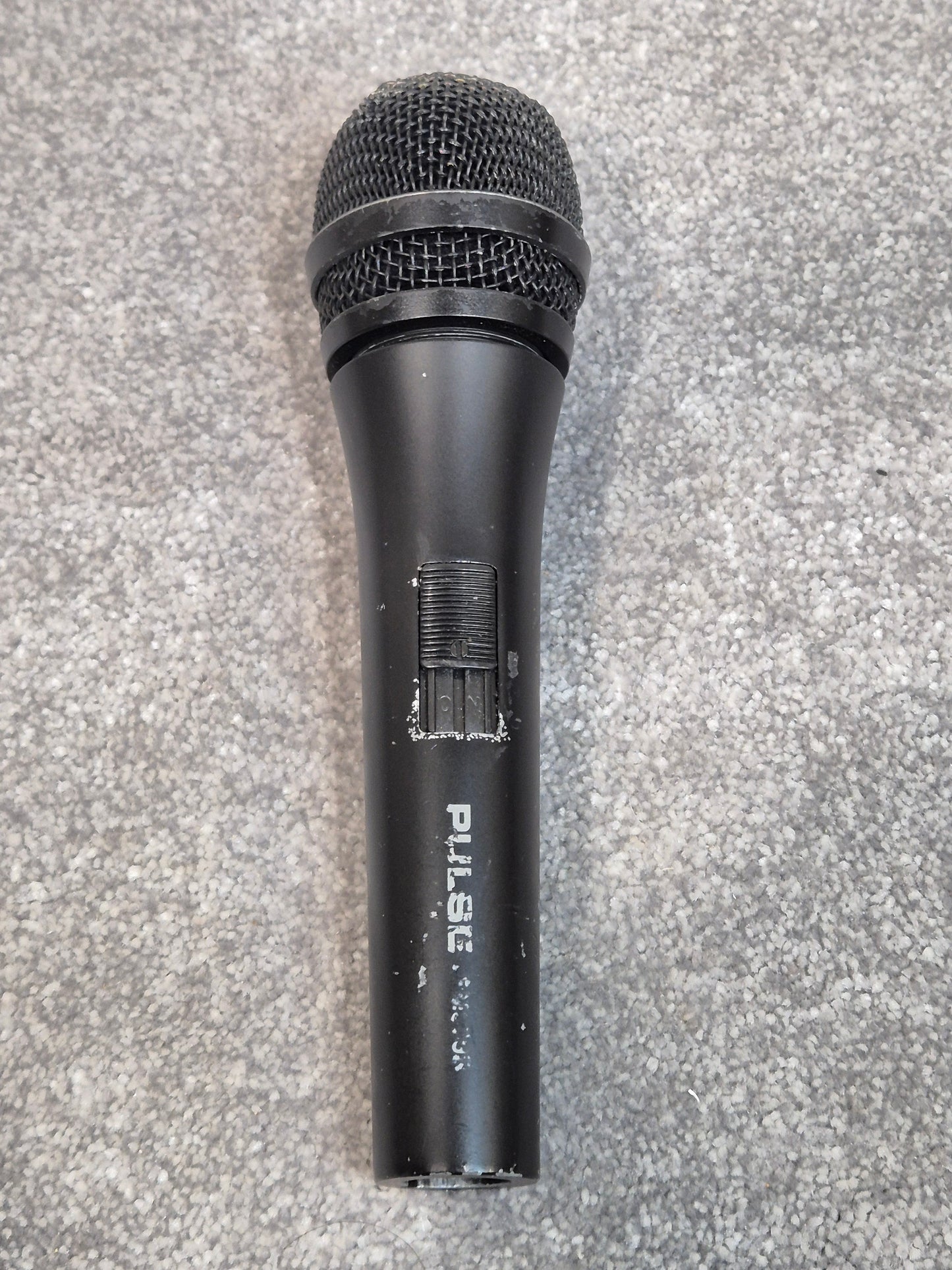 Pulse PM800S - Dynamic Vocal Microphone w/ Carry Case