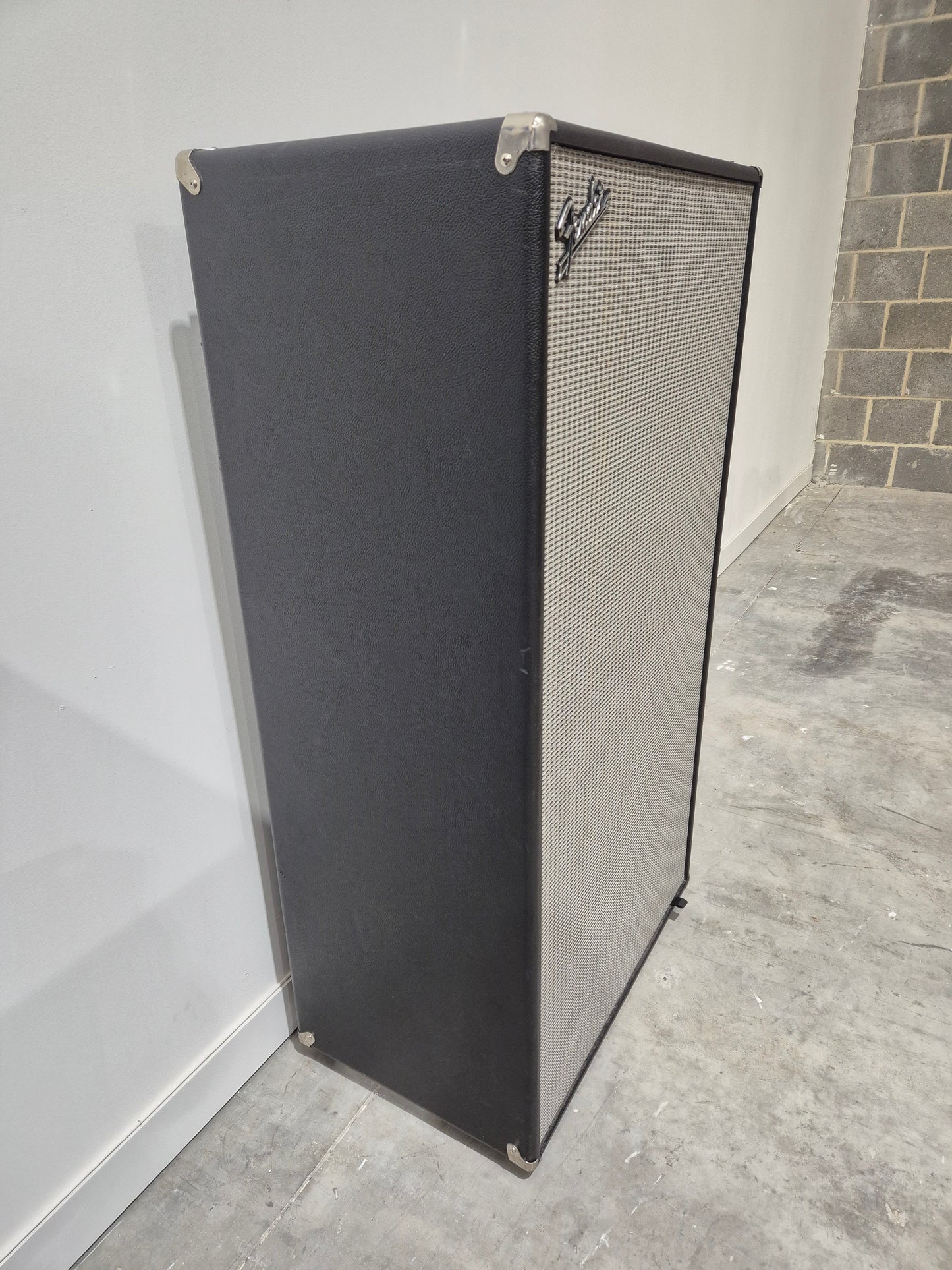 Fender Bassman 810 Neo - High-Capacity Bass Cabinet w/ Flight Case RRP £2449