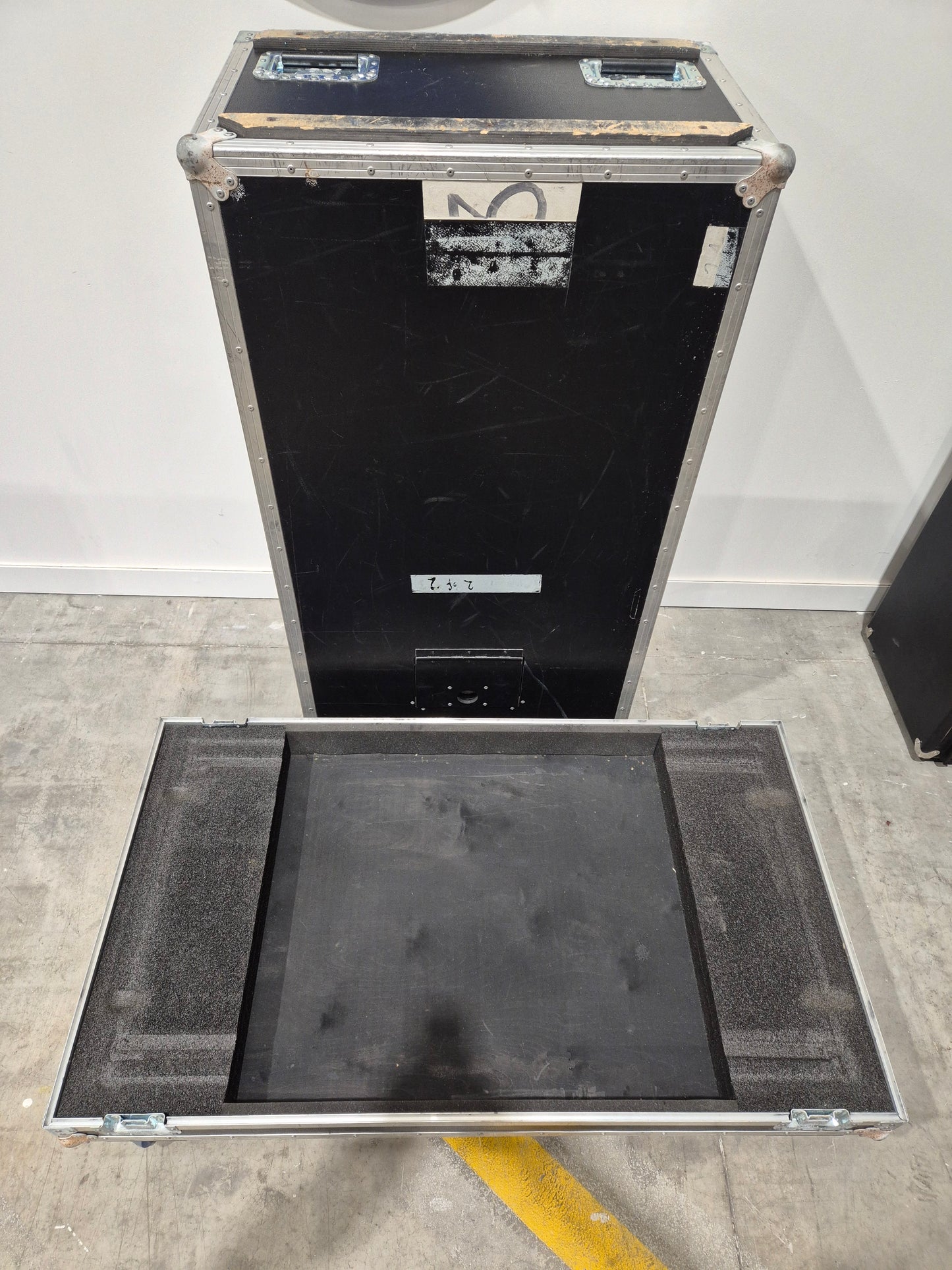 Fender Bassman 810 Neo - High-Capacity Bass Cabinet w/ Flight Case RRP £2449