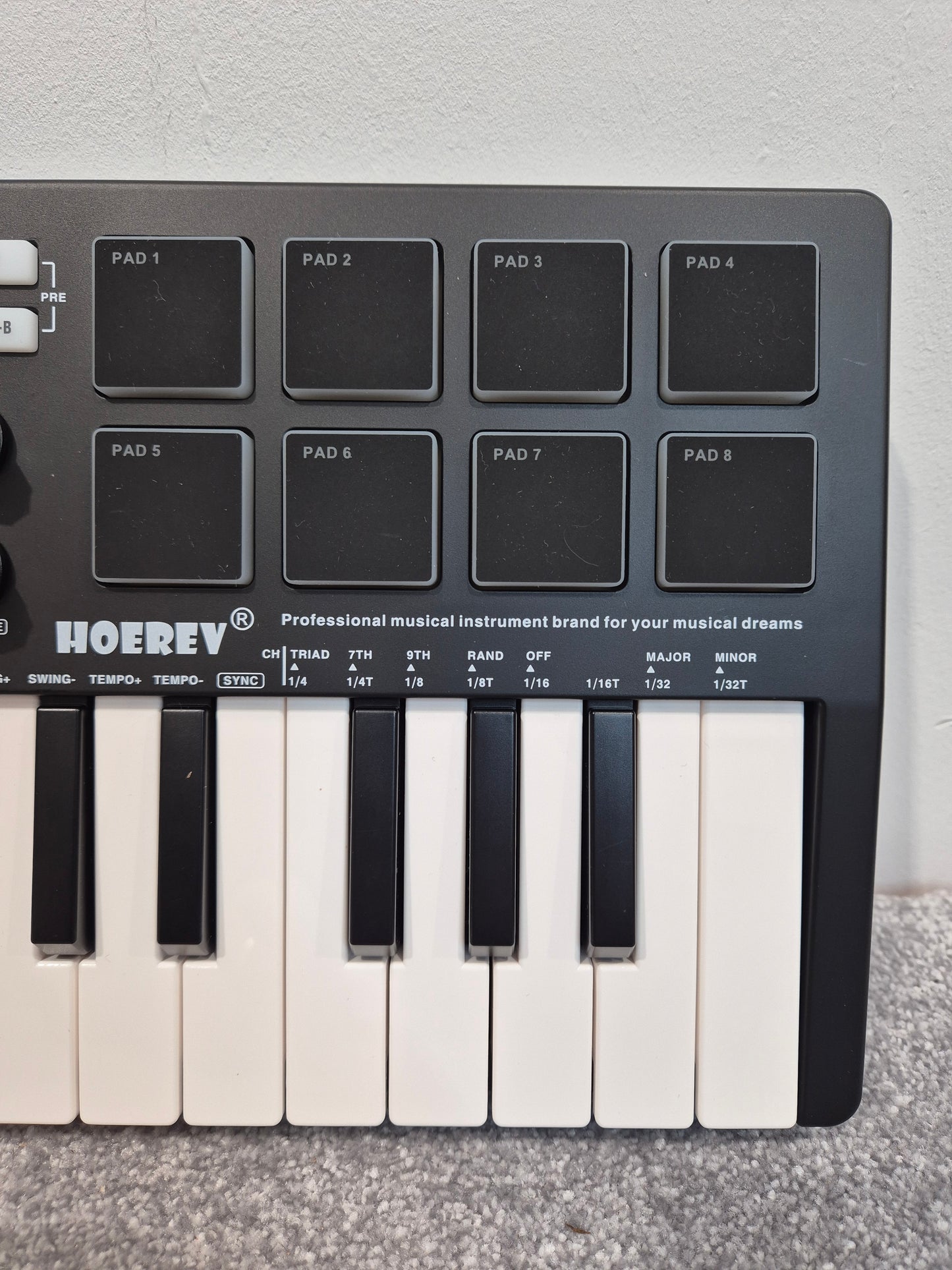 HOEREV SMK25 - MIDI Keyboard Controller w/ Original Box - RRP £65