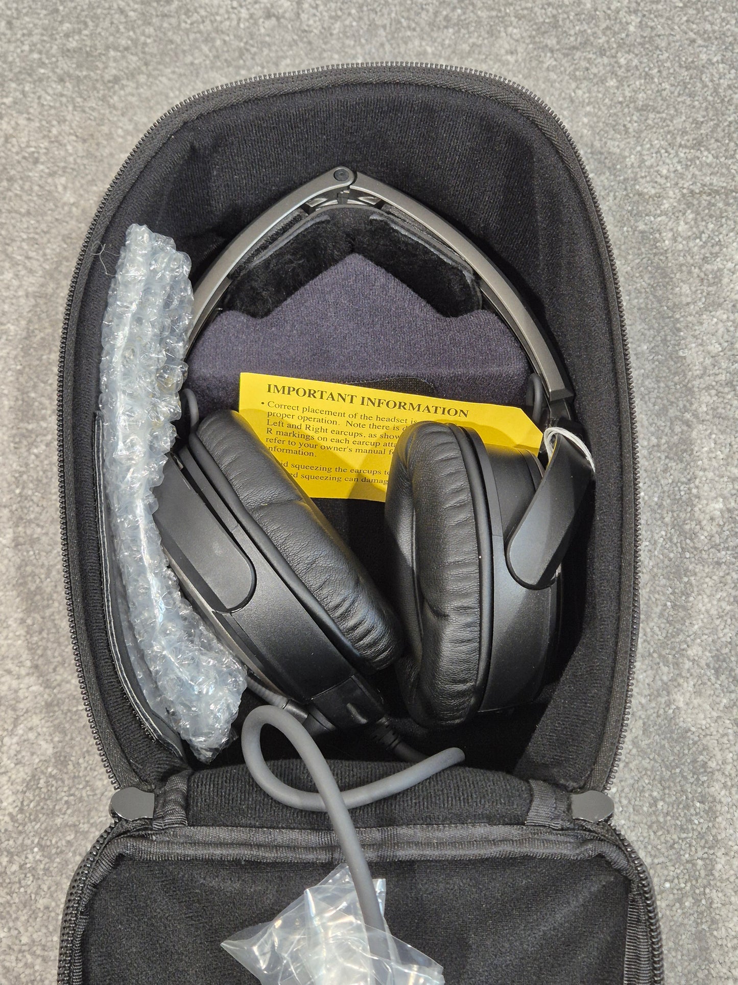 Bose A20 U-174 Plug Aviation Headset w/ Carry Case Open Box New - RRP £999