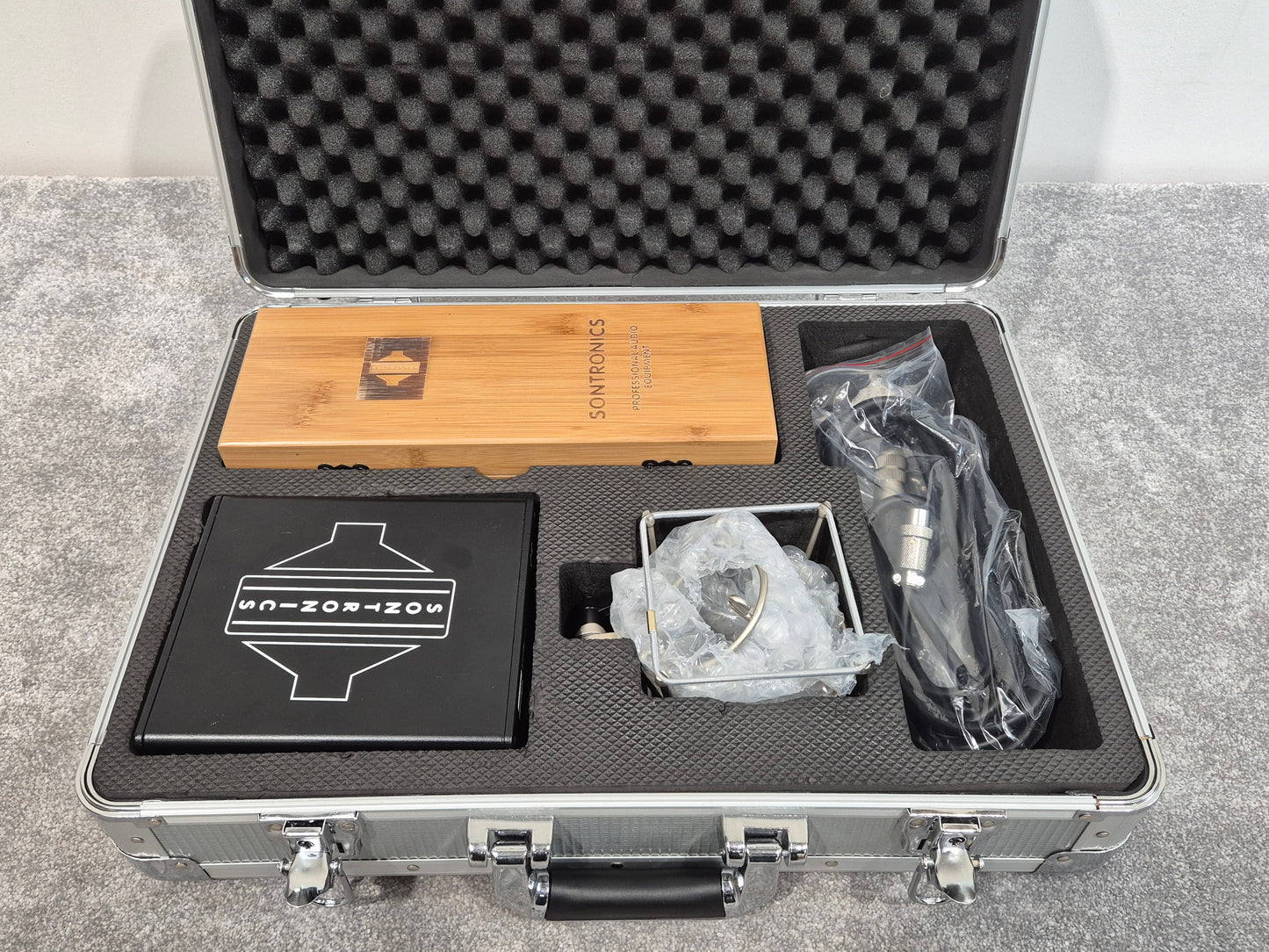 Sontronics Aria - High-Quality Condenser Microphone Set w/ Flight Case