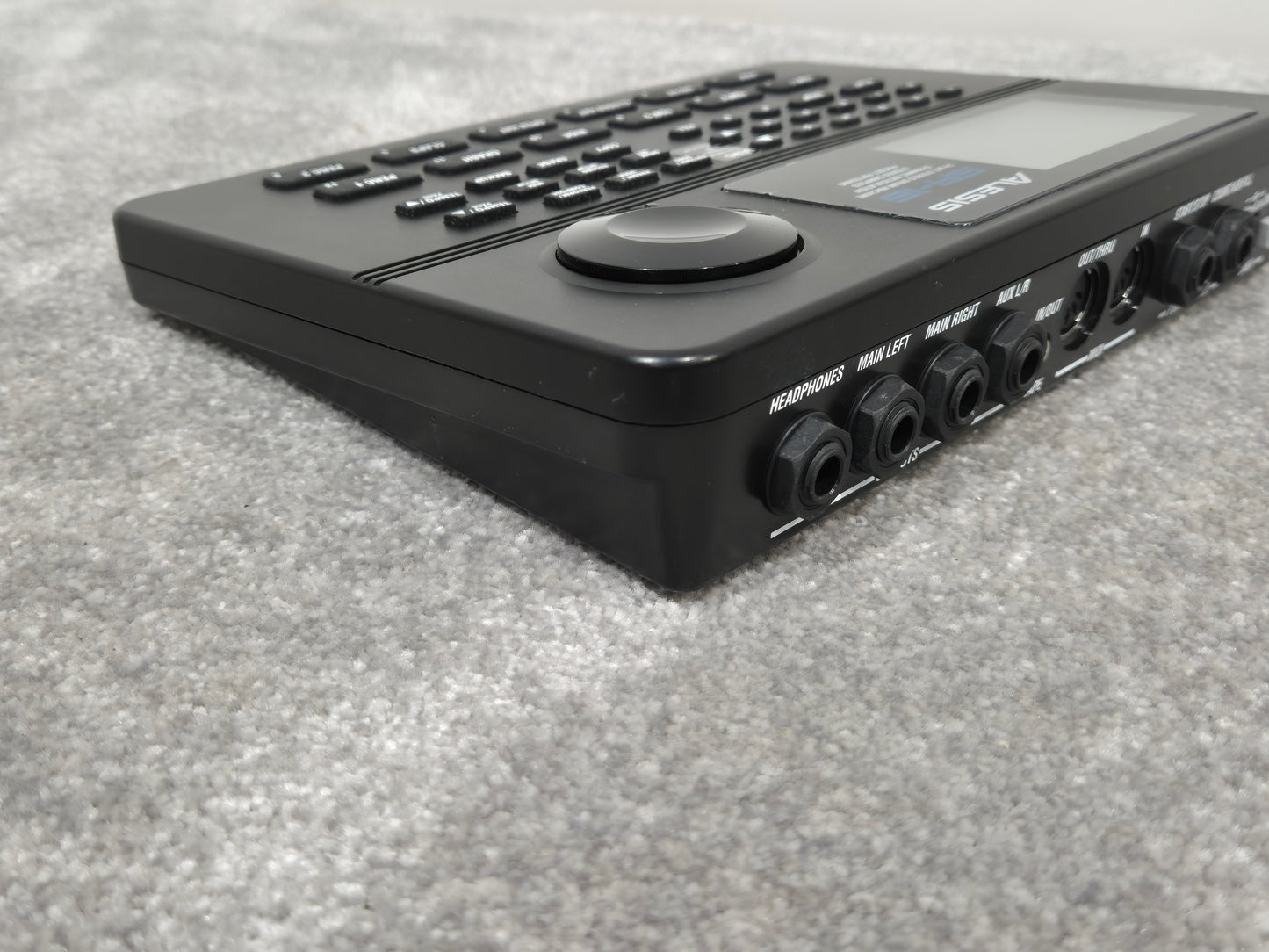 Alesis SR16 - Classic Drum Machine w/ Original Box