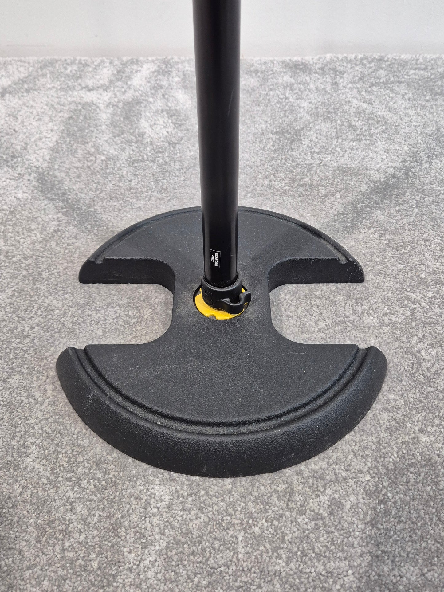 Hercules MS202B - Quick Turn Microphone Base Stand