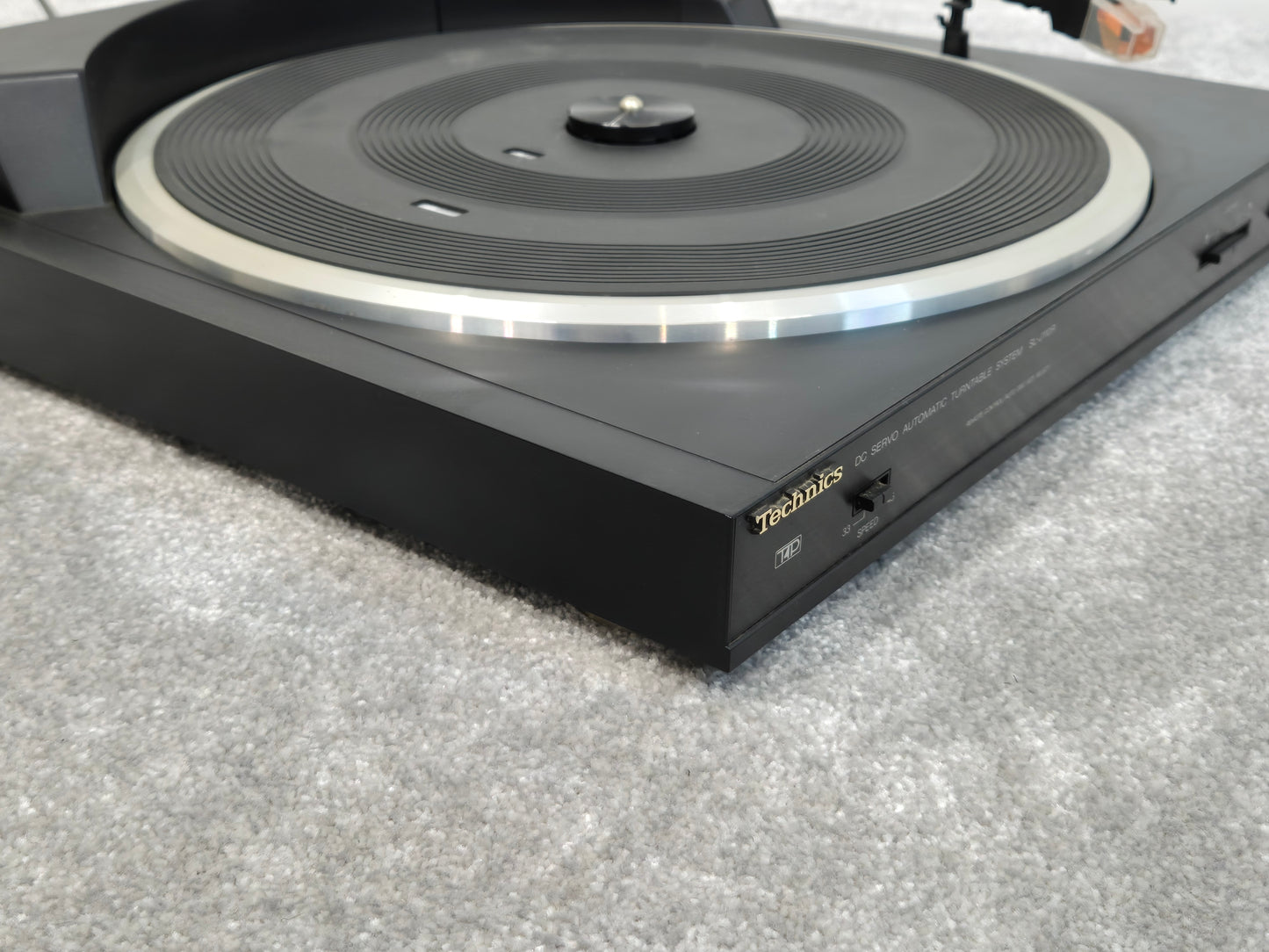 Technics SL-J110R - DC Servo Full-Auto Belt Drive Turntable (Read Description)
