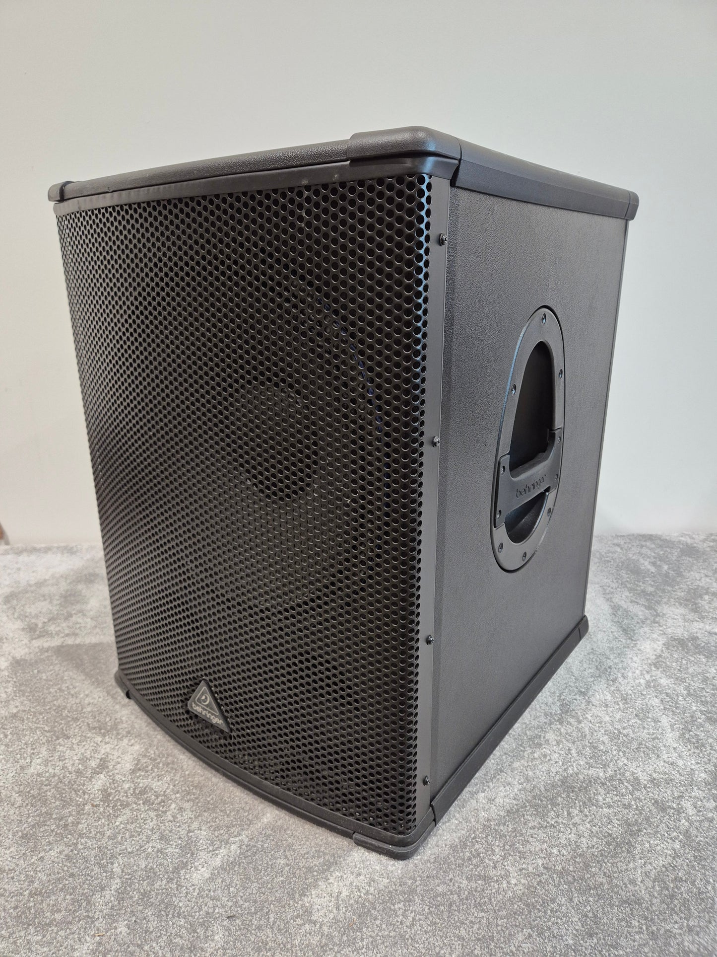 Behringer EUROLIVE B1500XP - 3000-watt High-Performance Active PA Subwoofer RRP £399