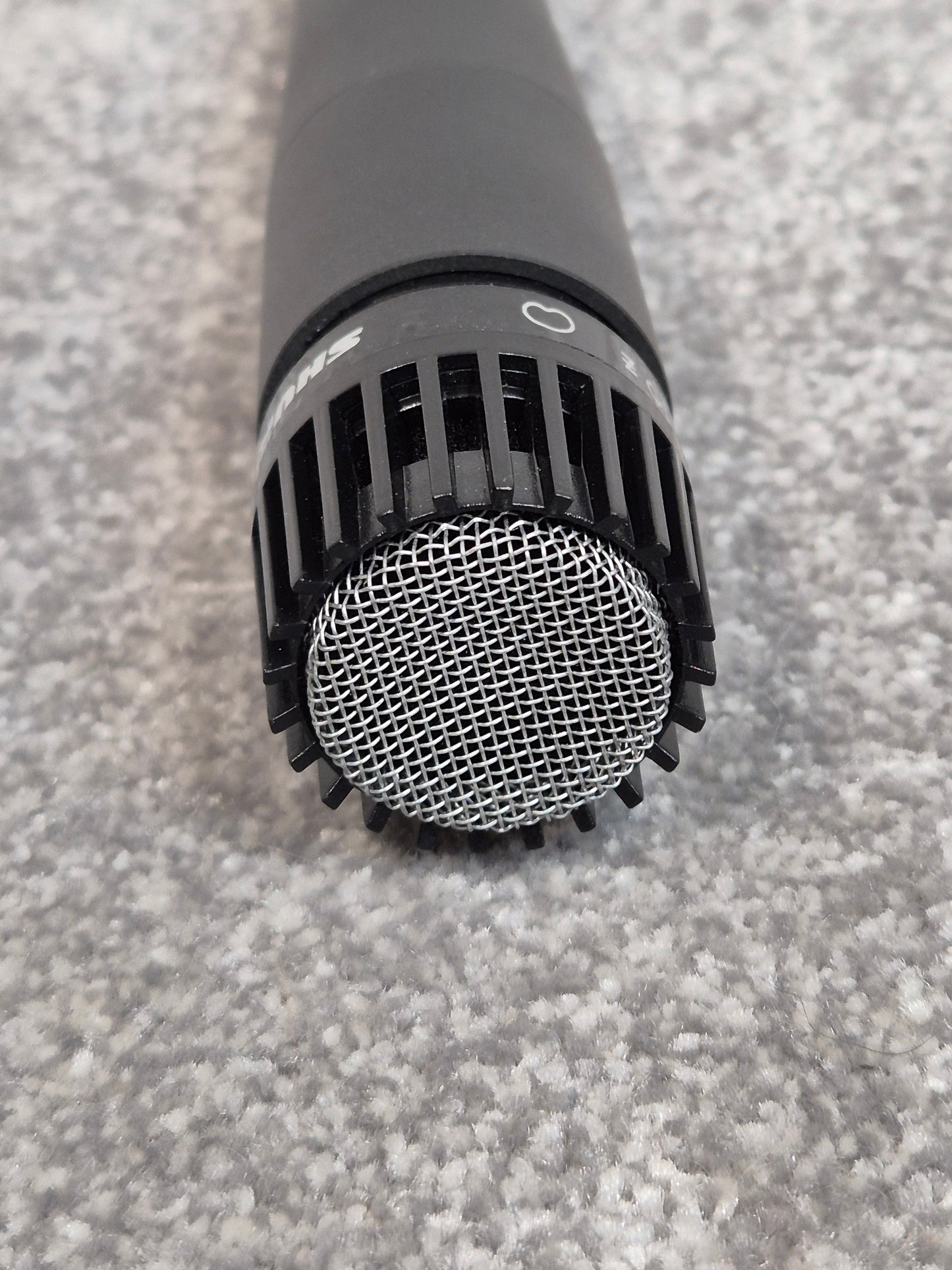 Shure SM57 - Low-Impedance Cardioid Dynamic Microphone w/ Case