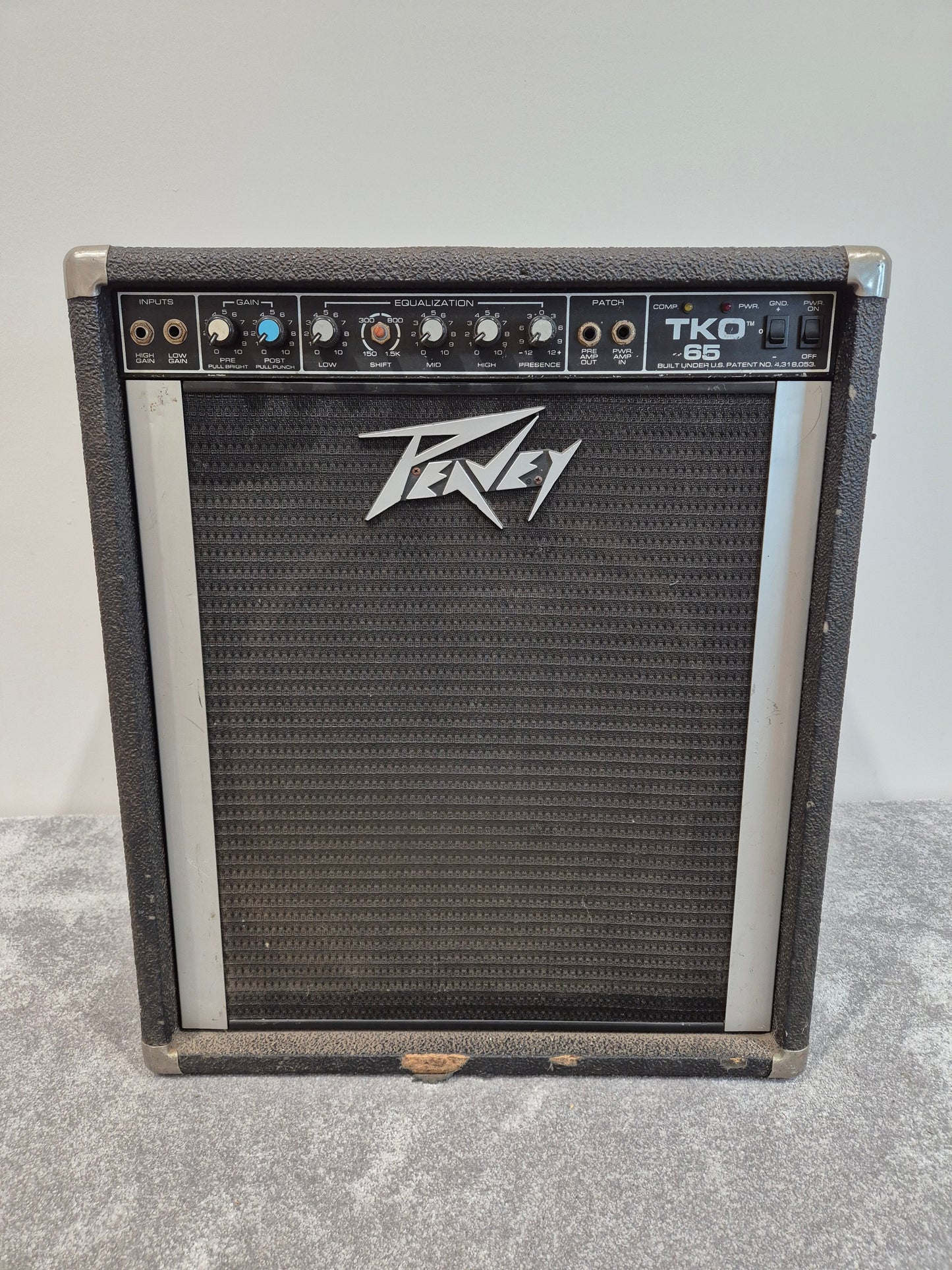 Peavey TKO 65 - Solid-State Bass 65 watts Combo Amplifier