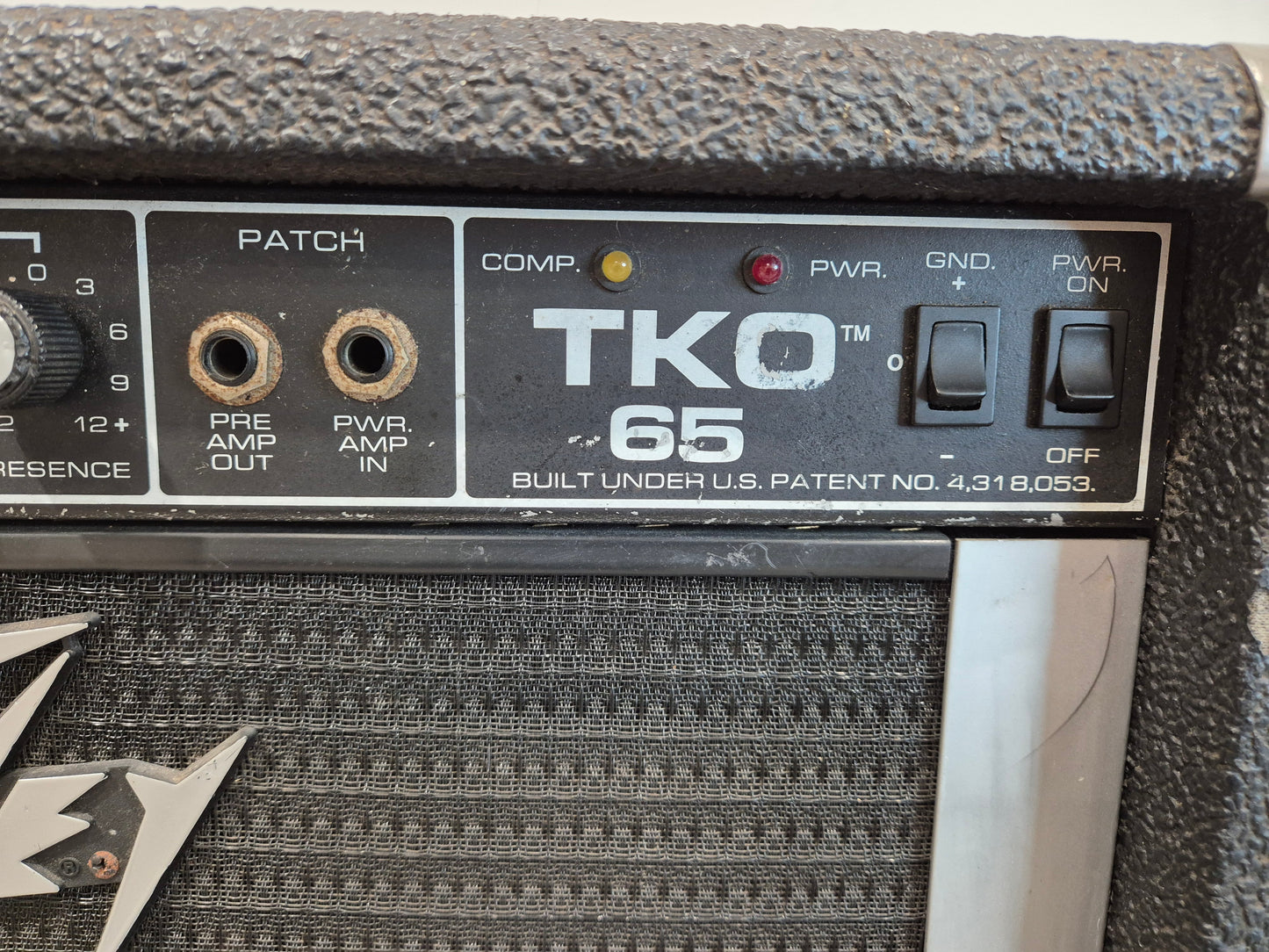 Peavey TKO 65 - Solid-State Bass 65 watts Combo Amplifier