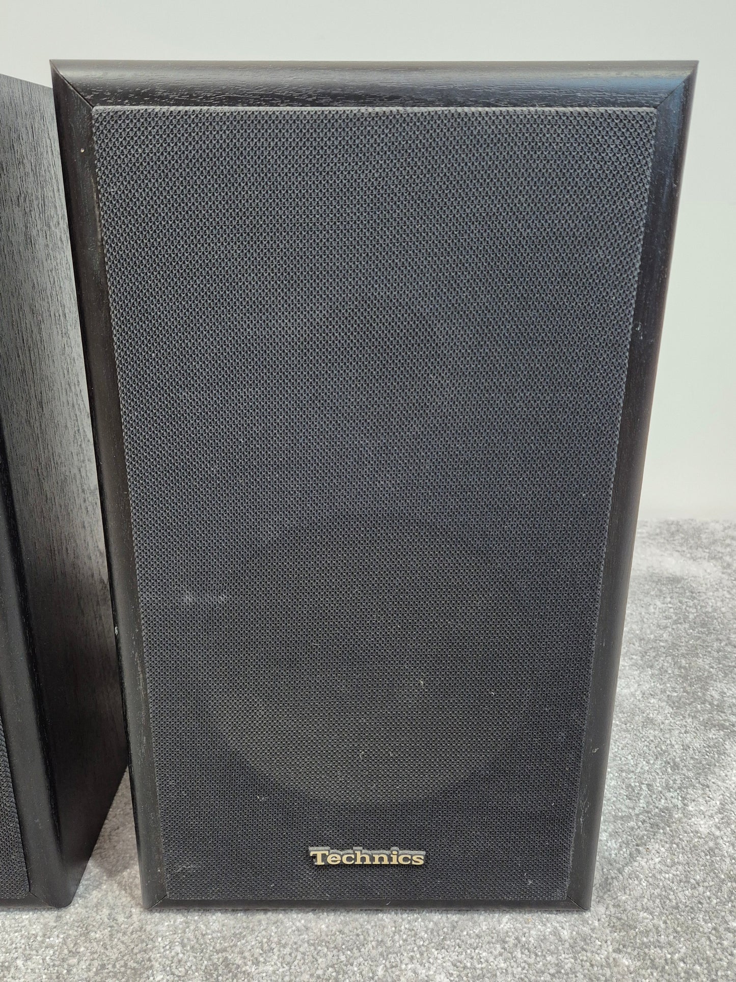 Technics SB F911 - 100 watts, 2-Way Bookshelf Speakers (Pair)