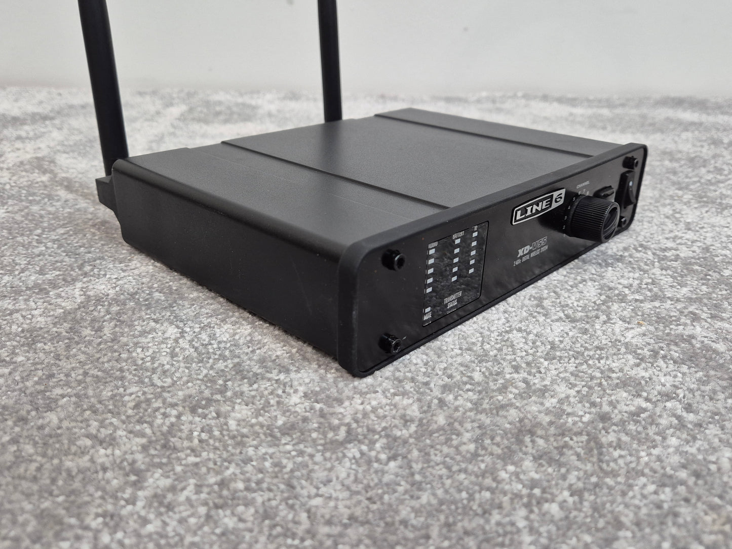 Line 6 XD-V55 - Digital Wireless Headset Microphone System w/ Soft Case