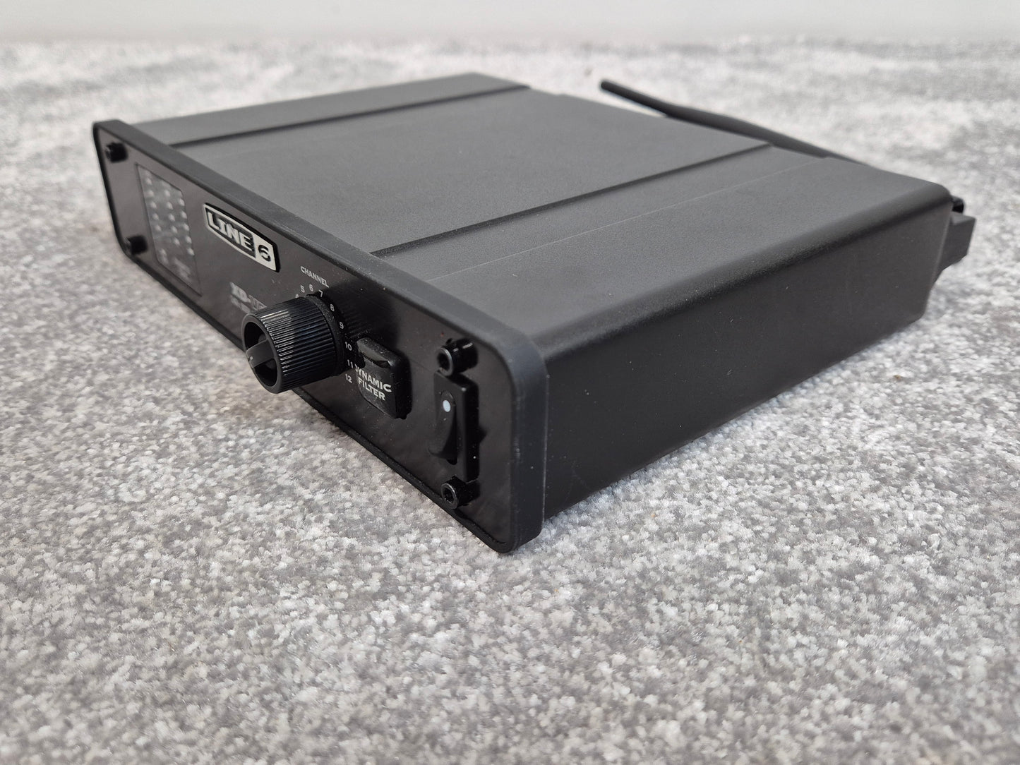Line 6 XD-V55 - Digital Wireless Headset Microphone System w/ Soft Case