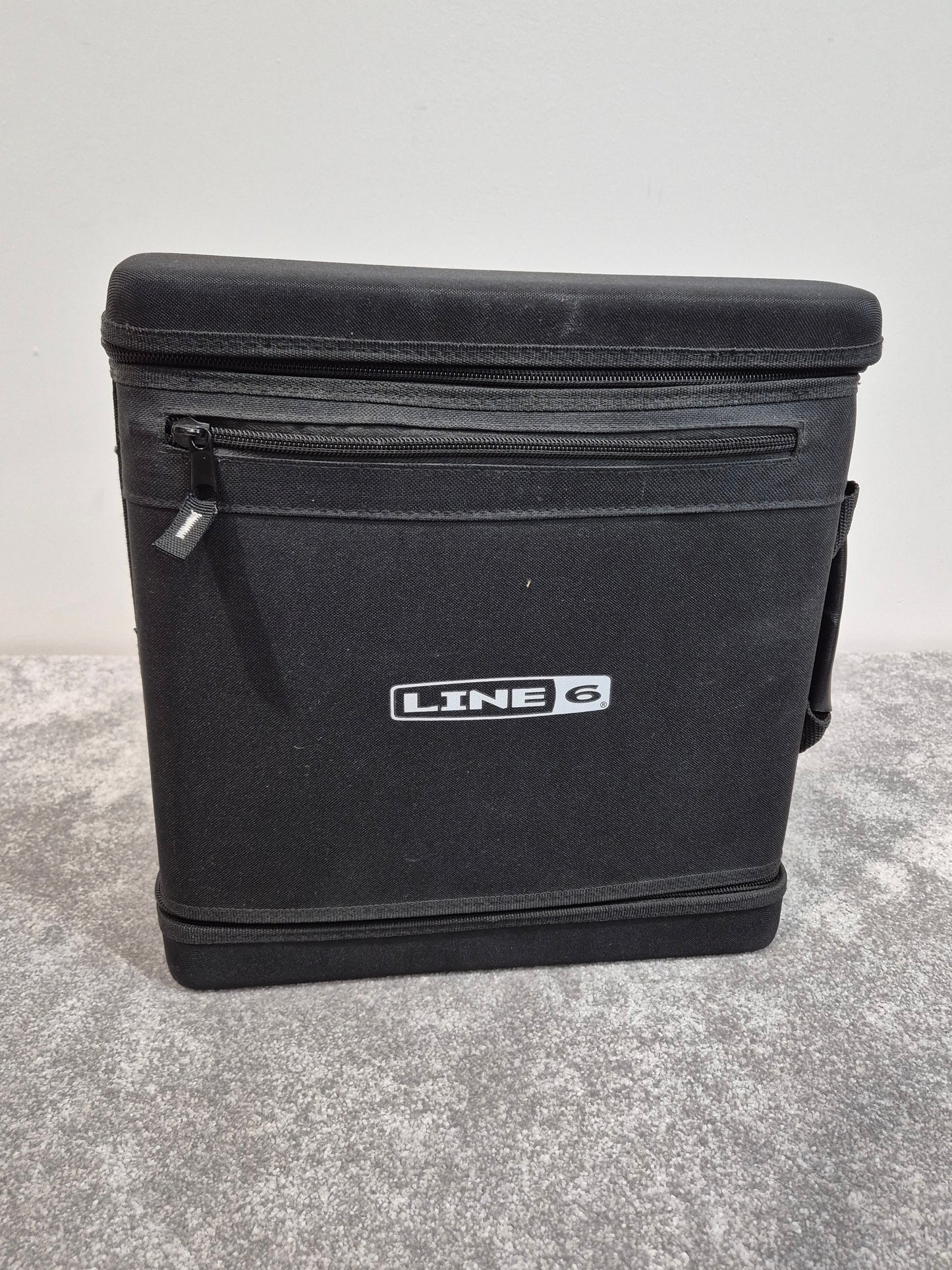 Line 6 XD-V55 - Digital Wireless Headset Microphone System w/ Soft Case