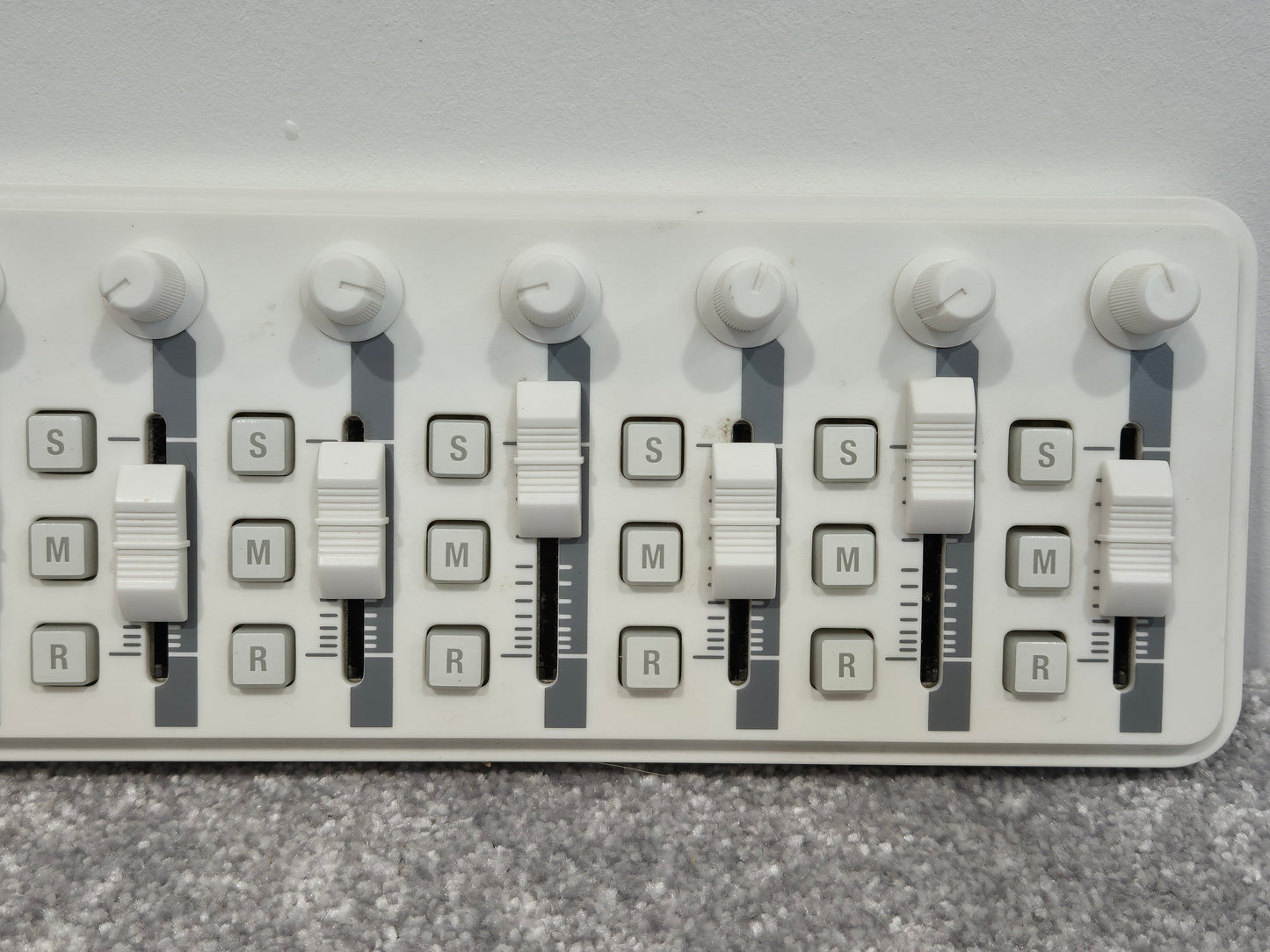 Korg nanoKONTROL 2 - Slimline USB MIDI Controller - White