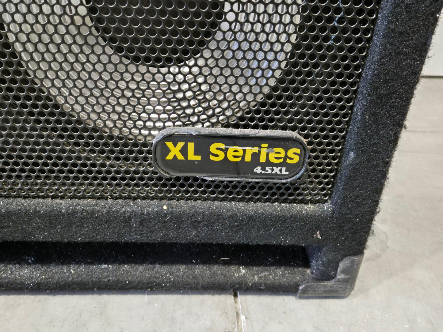 Hartke 4.5 XL - 4x10, 400-watts Bass Cabinet