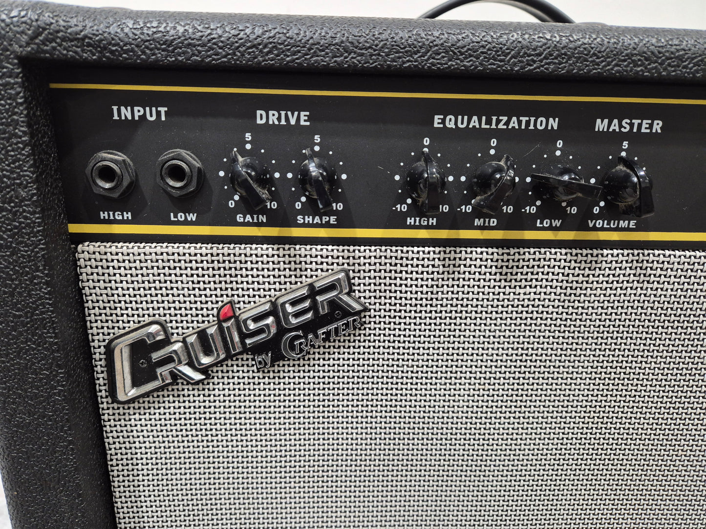 Cruiser CR-50B - 50-watts RMS Bass Amplifier