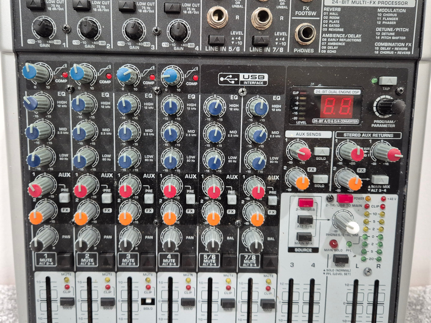 Behringer Xenyx 1204USB Mixer - Premium 12-input 2/2-Bus Mixer RRP £139