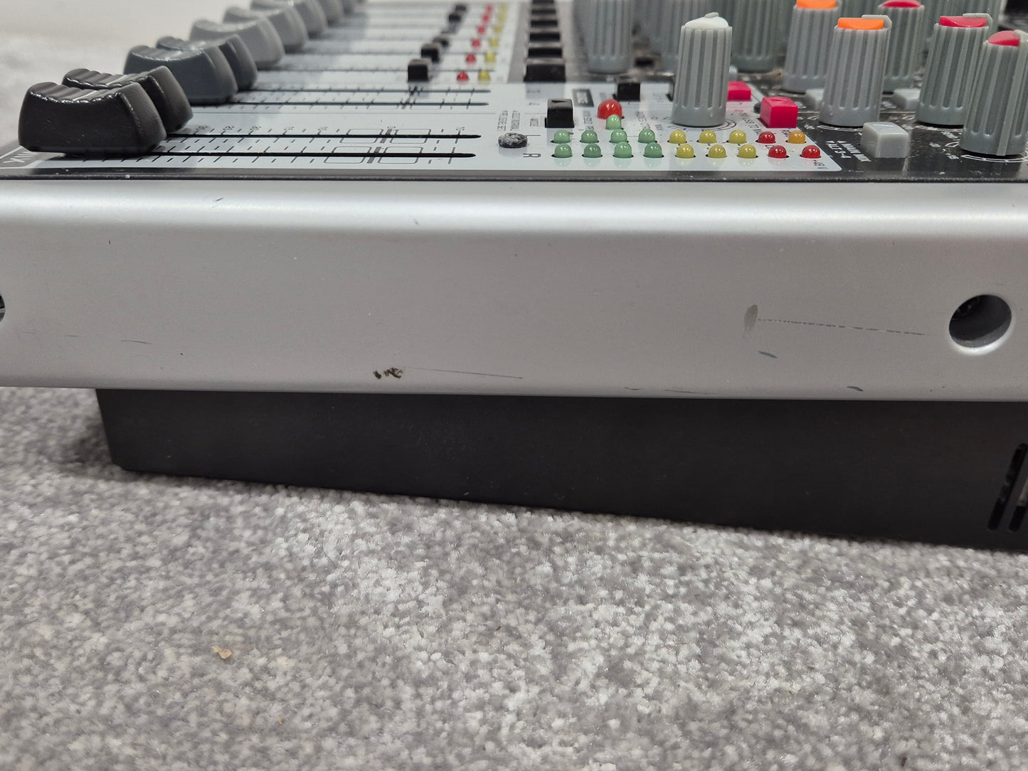 Behringer Xenyx 1204USB Mixer - Premium 12-input 2/2-Bus Mixer RRP £139