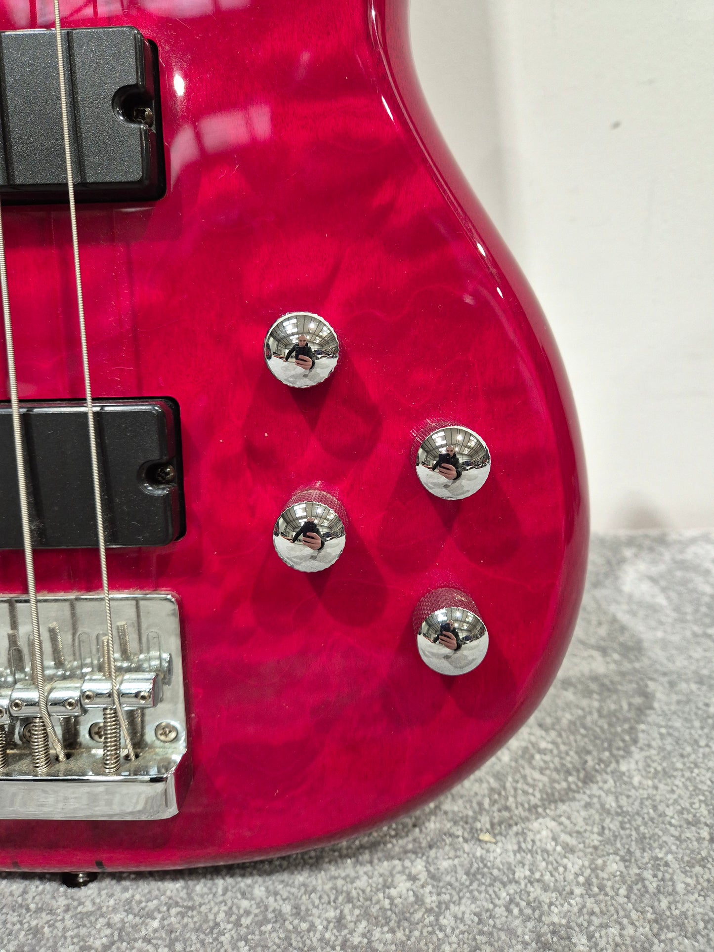 Daisy Rock Candy Special - Electric Bass Guitar w/ Soft Gig Bag