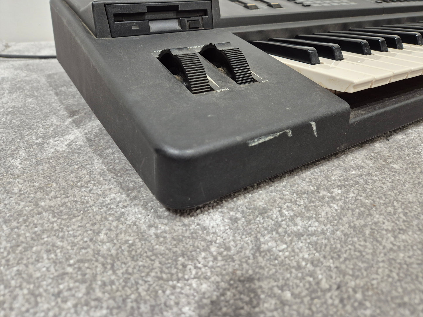 Yamaha SY-85 - Digital Music Workstation w/ Soft Case (Read Description)