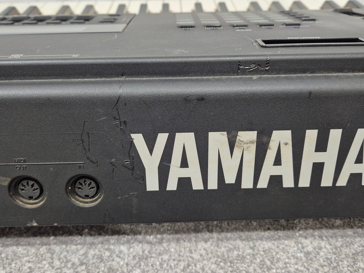 Yamaha SY-85 - Digital Music Workstation w/ Soft Case (Read Description)