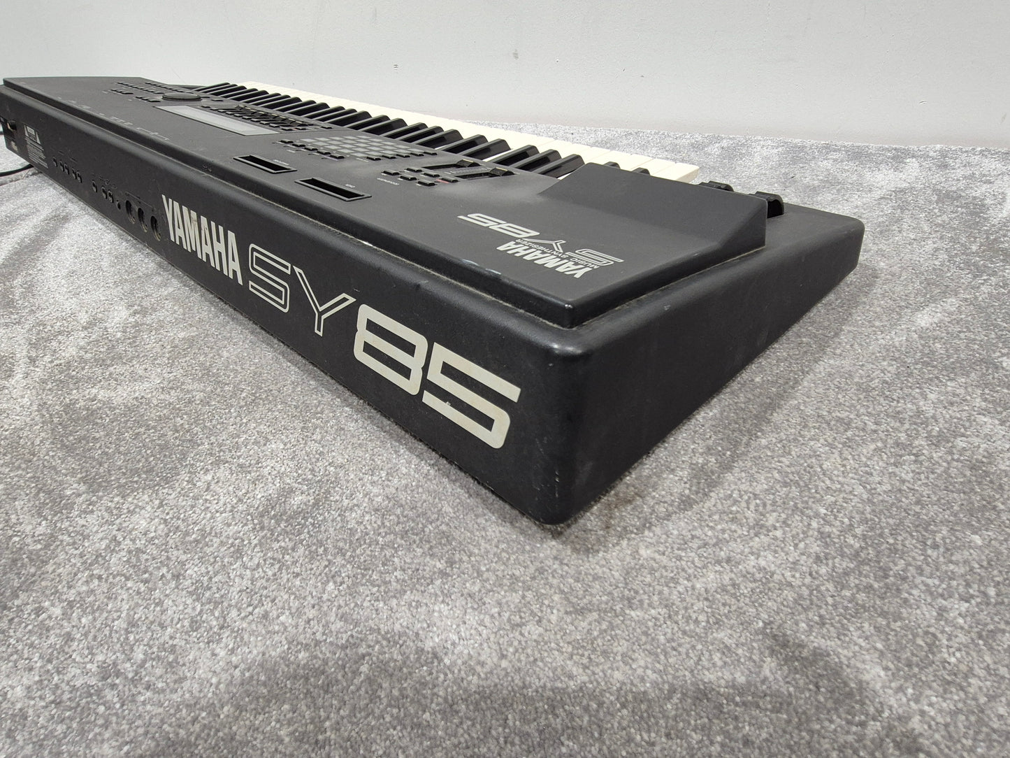 Yamaha SY-85 - Digital Music Workstation w/ Soft Case (Read Description)