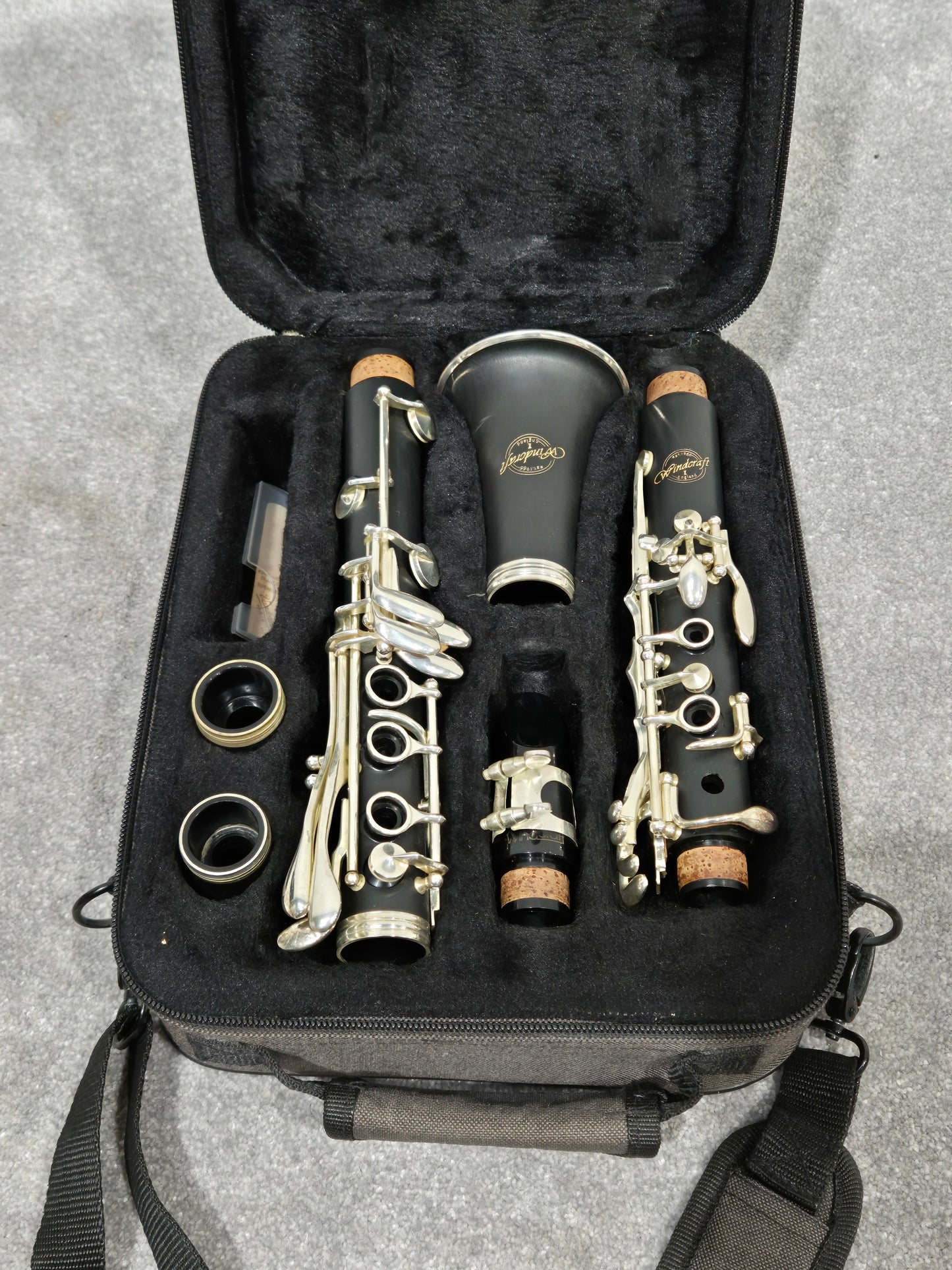 Windcraft WCL-100 - Free-Blowing Clarinet w/ Soft Case