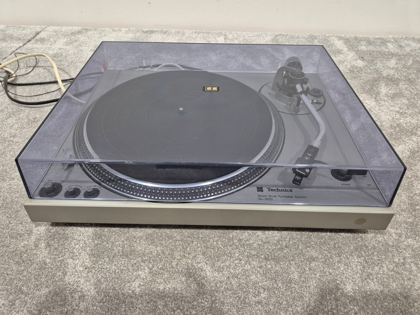 Technics SL 1800 - Direct-Drive Turntable