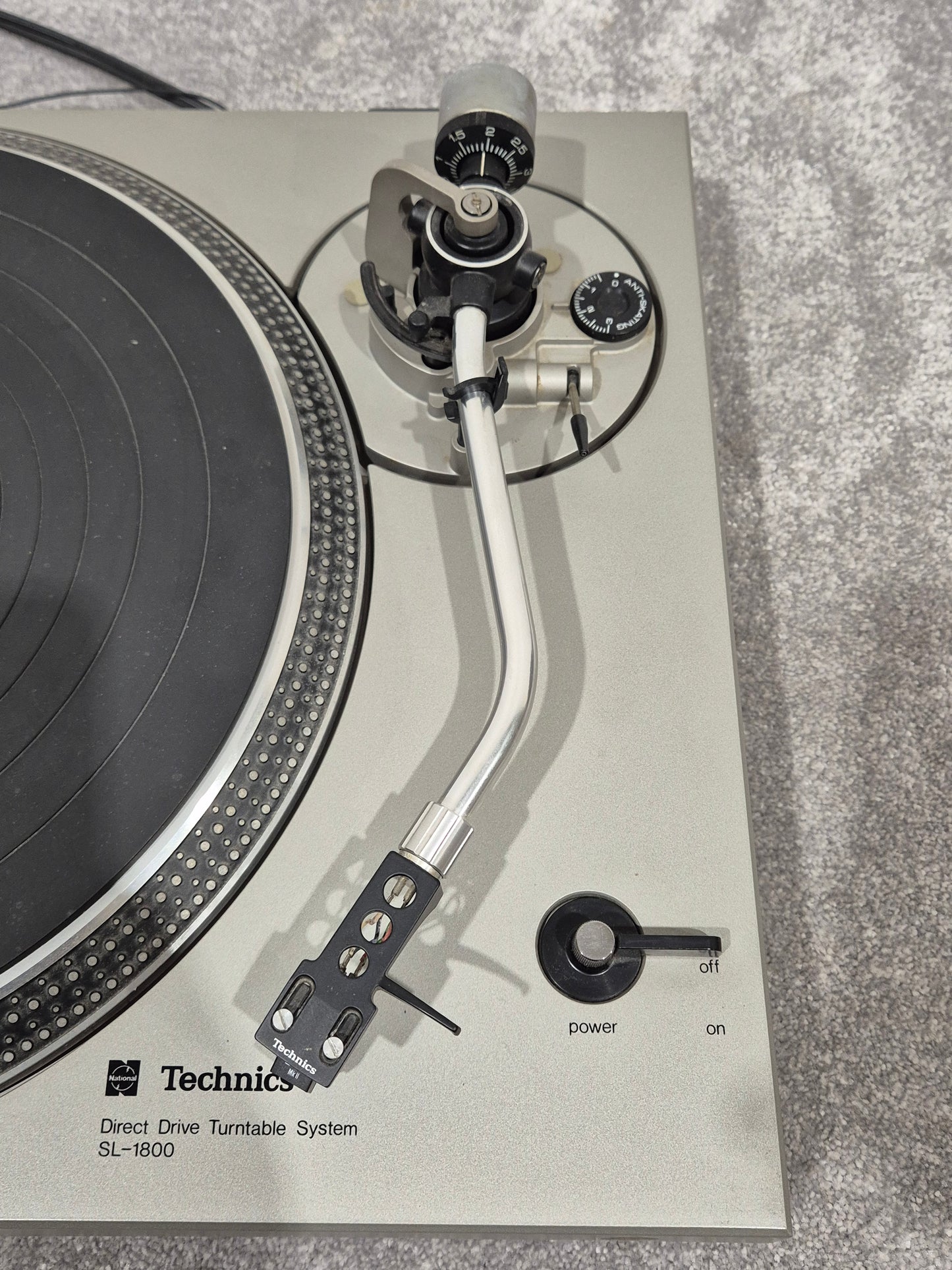 Technics SL 1800 - Direct-Drive Turntable