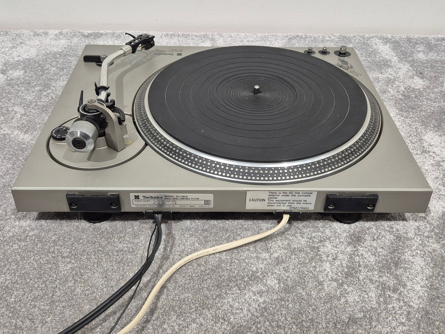 Technics SL 1800 - Direct-Drive Turntable