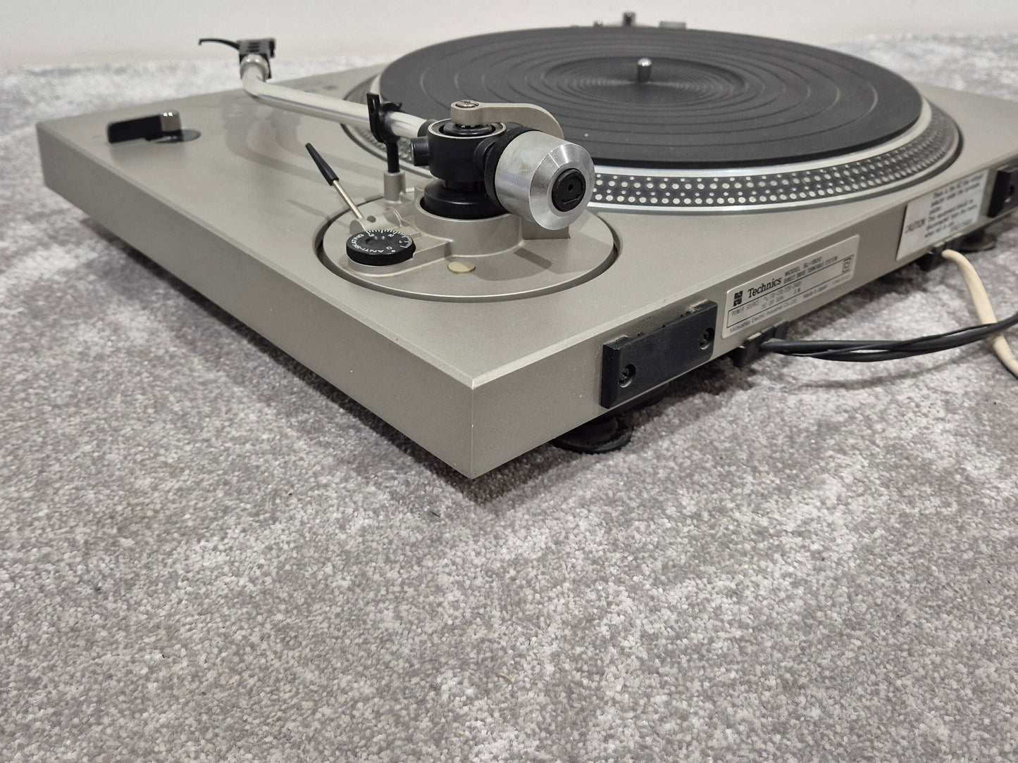 Technics SL 1800 - Direct-Drive Turntable