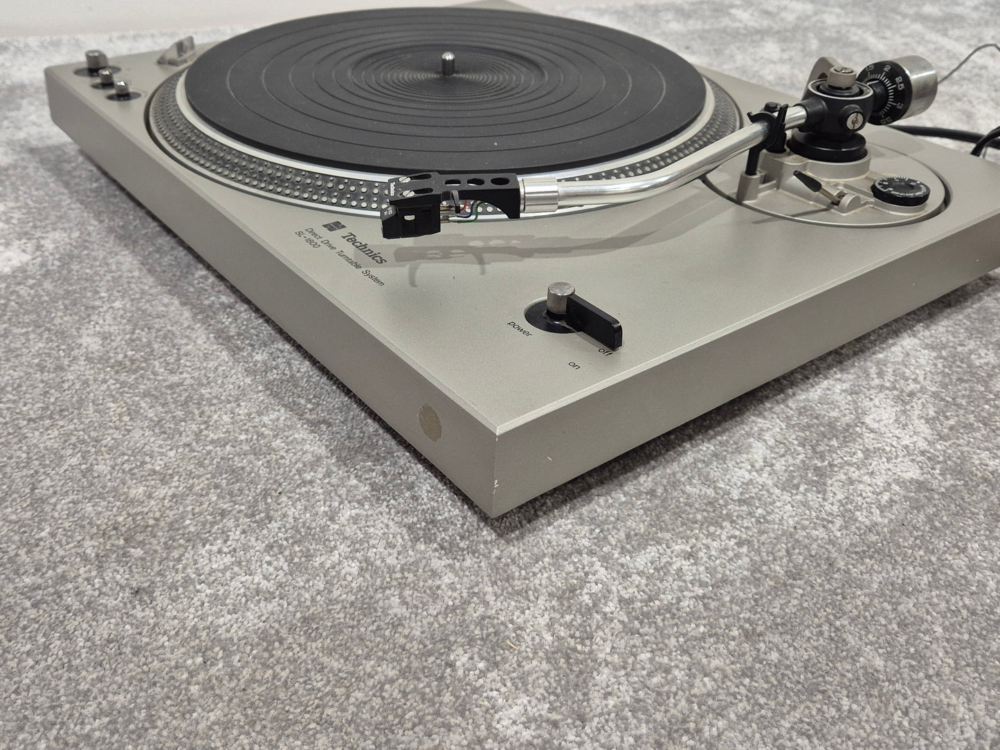 Technics SL 1800 - Direct-Drive Turntable