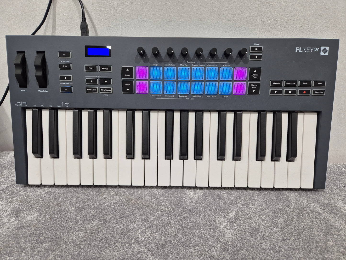 Novation FLkey 37 - MIDI Keyboard Controller
