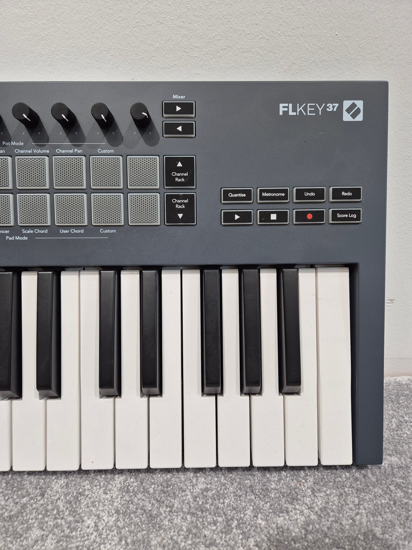 Novation FLkey 37 - MIDI Keyboard Controller