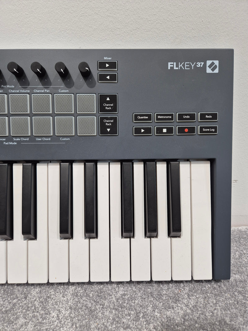 Novation FLkey 37 - MIDI Keyboard Controller - image 2