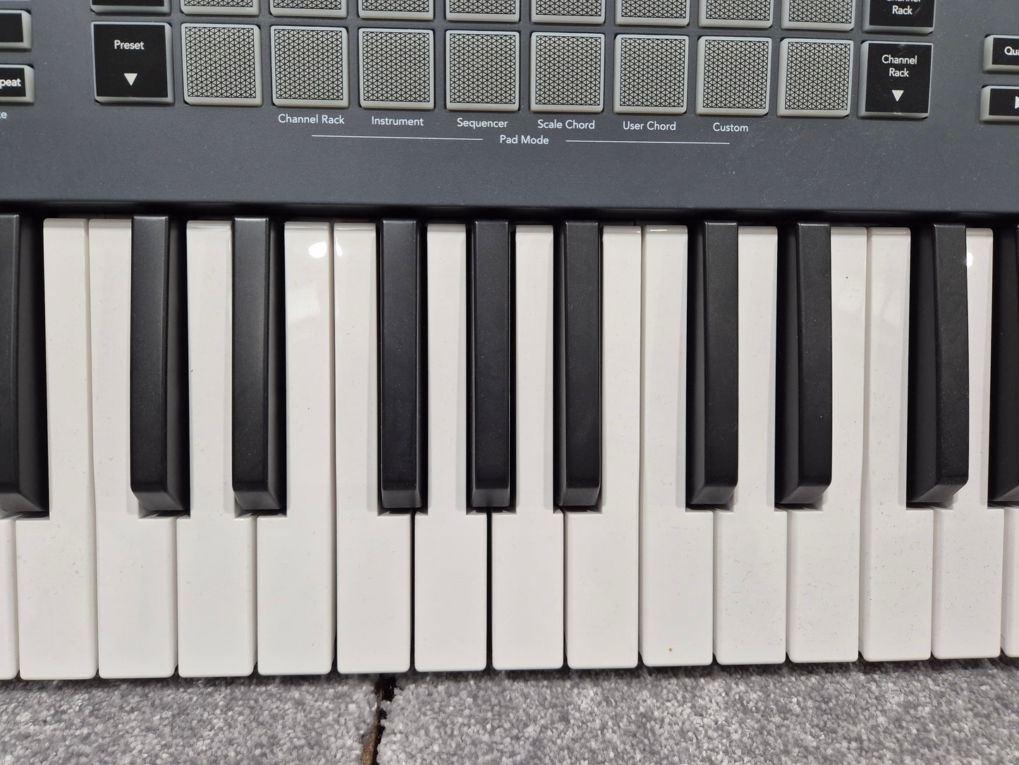 Novation FLkey 37 - MIDI Keyboard Controller